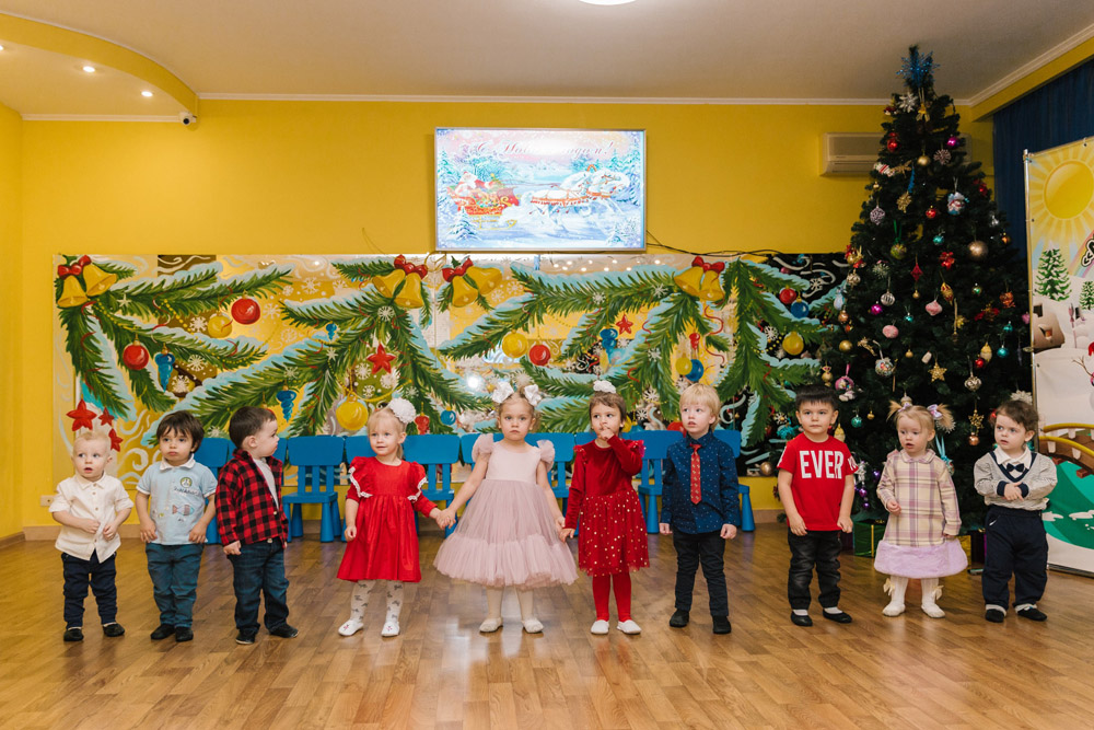 Новогодний праздник в частном саду Подольск 2023, младшая группа